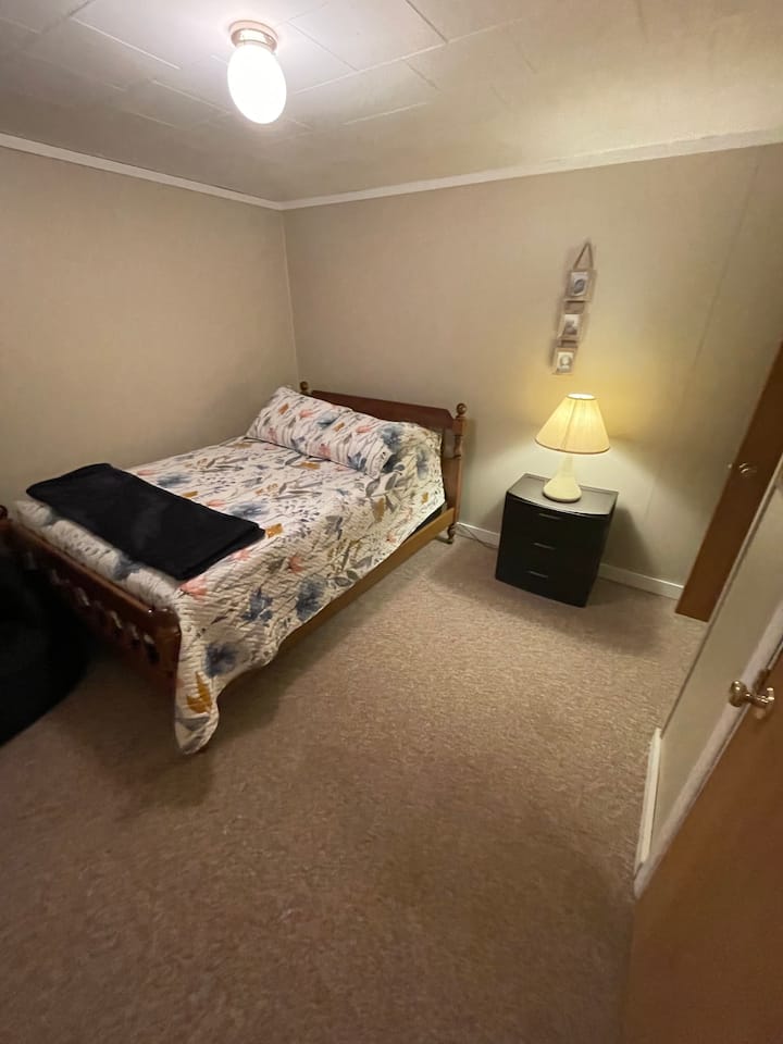 საძინებელი 1