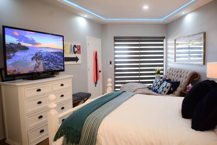 Master bedroom, Queen bed, large chaise lounge, chrome cast to cast your favorite shows from your phone or local cable. 