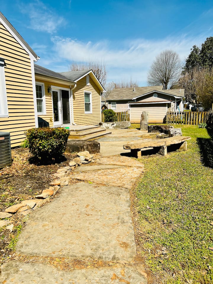 Sweetwater Vacation Rentals & Homes Tennessee, United States Airbnb