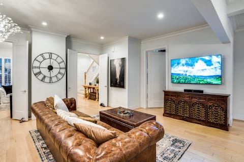 Successful Airbnb property: ★ Luxe Thomas Mansion ★ | hot tub, pool, fire pit! in Uptown