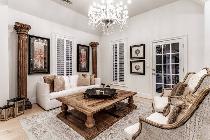 ★ Luxe Thomas Mansion ★ | hot tub, pool, fire pit! gallery image 3