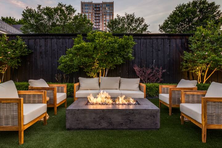 ★ Luxe Thomas Mansion ★ | hot tub, pool, fire pit! gallery image 2