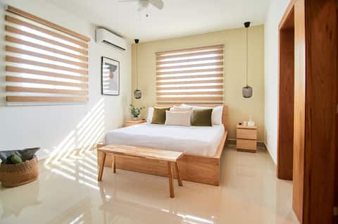 Luxury apartment W/ King bed, AC, Wi-Fi and Washer