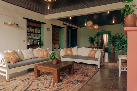 Casa Centralita: views, fire pit + tree house!