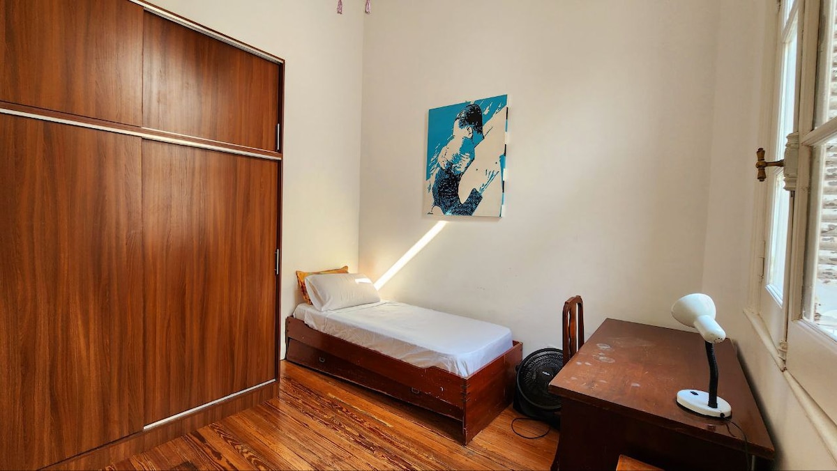 Habitación privada con WiFi en Monserrat