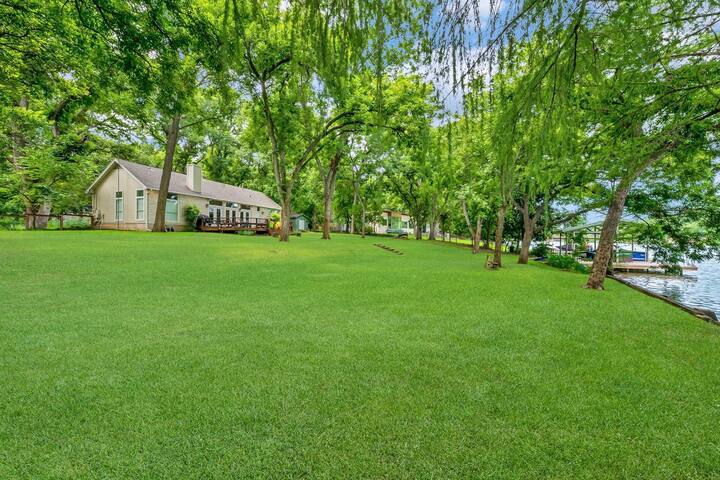 Amazing Lakefront Home with Huge Yard & Dock gallery image 3