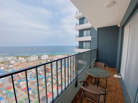 'ven (Haven)_23rd Floor Ocean & Mountain View/View Restaurant/Sokcho Eye View/Sokcho Beach/Netflix