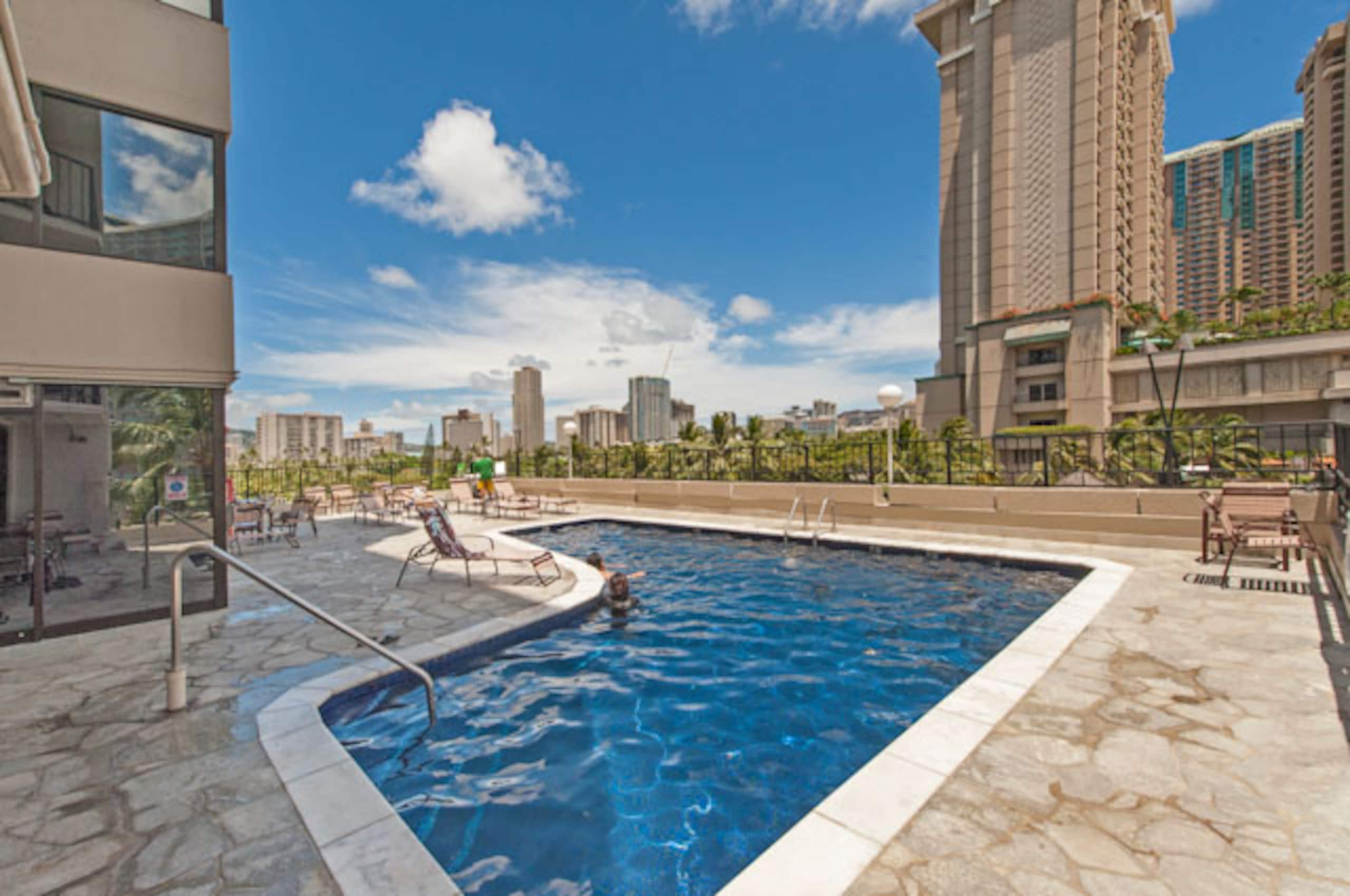 Condo in Honolulu · ★4.91 · 1 bedroom · 1 bed · 1 bath - Image 6