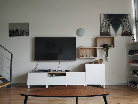 Sunny loft with free parking