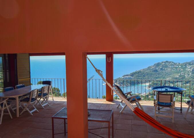 Agradable Villa con piscina y vistas al mar gallery image 2