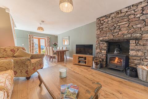 The Black Dog Cottage - Cumbrian Countryside Stay