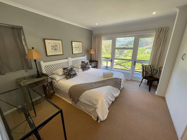 Cape Cedar Two-Bedroom Self-Catering Cottage gallery image 4