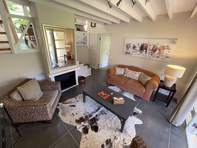 Cape Cedar Two-Bedroom Self-Catering Cottage gallery image 2