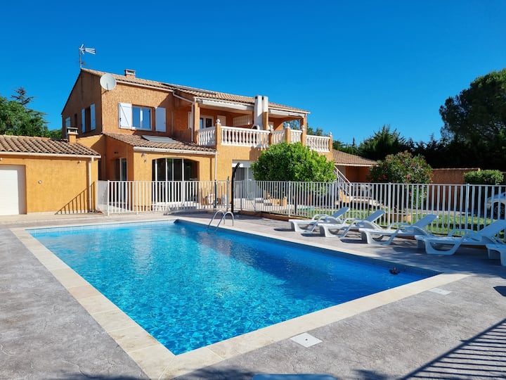 Seasonal Rental Of Air-conditioned Gîtes, Swimming Pool - Pézenas