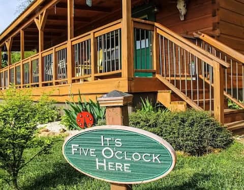 Cozy Cabin-Hot Tub, Pond, Pet Friendly, BRPW