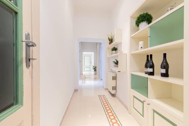 Elegant Aparment Vittorio City Center gallery image 4
