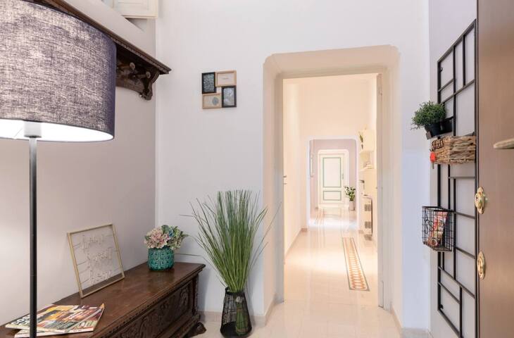 Elegant Aparment Vittorio City Center gallery image 2