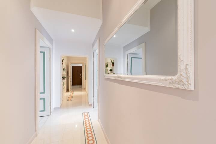 Elegant Aparment Vittorio City Center gallery image 3