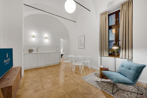 Palace Apartment with Bedroom for 4 people