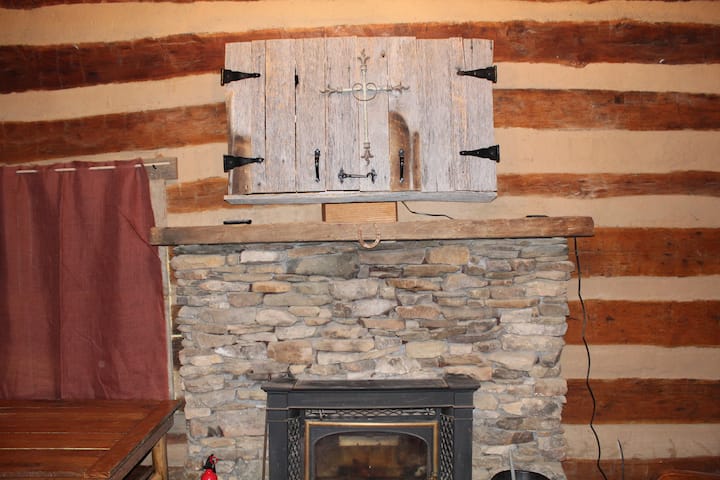 Step Back In Time A Charming 1880 Historic Cabin - Johnson City, TN