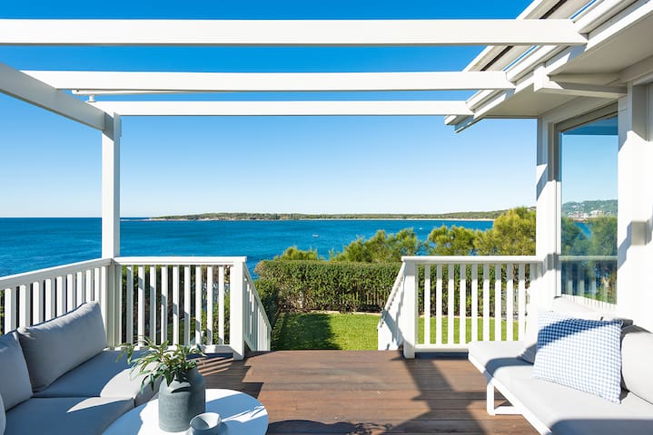 Coastal Cronulla home with unparelleled views
