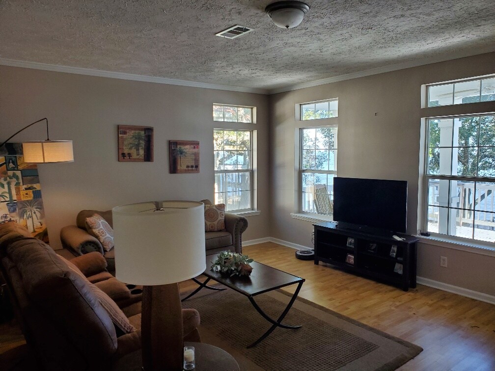 Successful Airbnb property: Sunrise Bay Cottage in Mobile