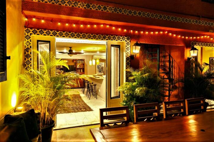 3 BDR – LUXURY, DUPLEX PENTHOUSE, Great Location! gallery image 2