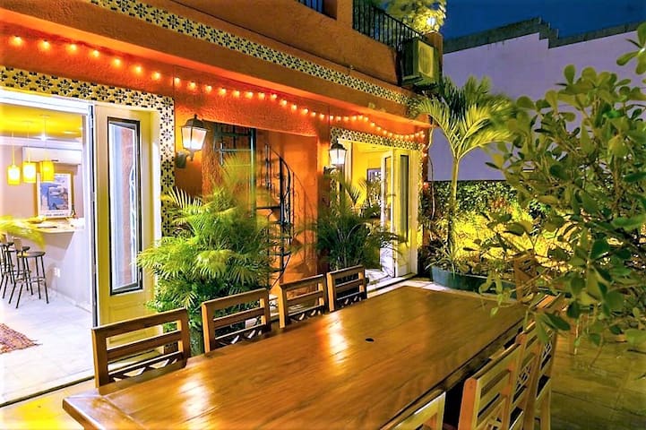 3 BDR – LUXURY, DUPLEX PENTHOUSE, Great Location!