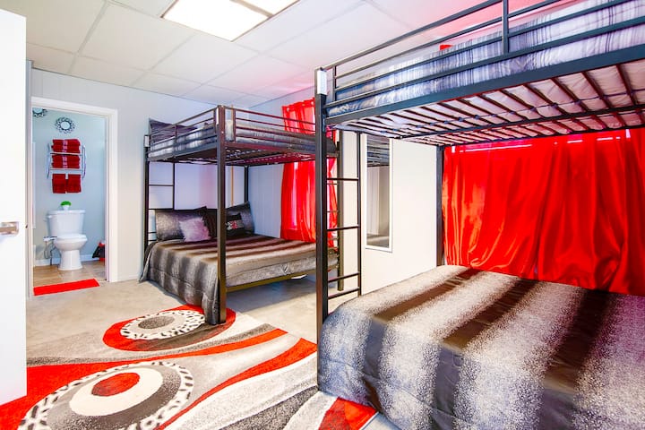 Bedroom Full Bunk Beds # 2
Two Full Bunk Beds w/ Memory Foam Mattress • Organizer • Closets • Night Stand • USB Lamp • Central A/C & Heater • 40" Smart TV • Sleeps 8

"Designed to relax and enjoy after a long day touring or working around"
