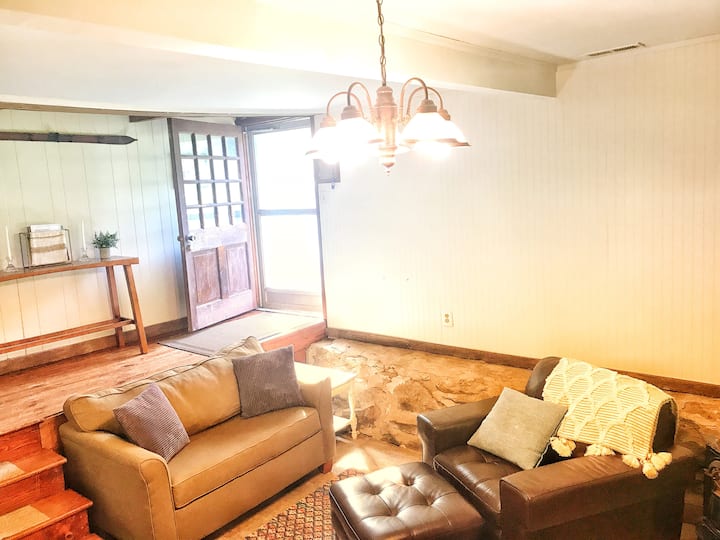 Spruce Run Cottage, Farm Stay On Catoctin Mountain - Twin Lakes, Frederick