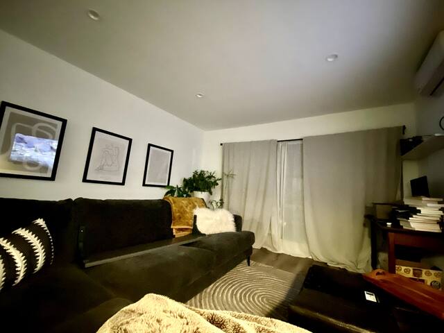 Lovely 2 bedroom 2 bath condo near SOFi! gallery image 5