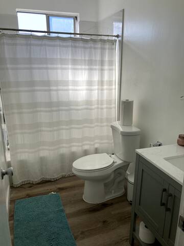 Lovely 2 bedroom 2 bath condo near SOFi! gallery image 4