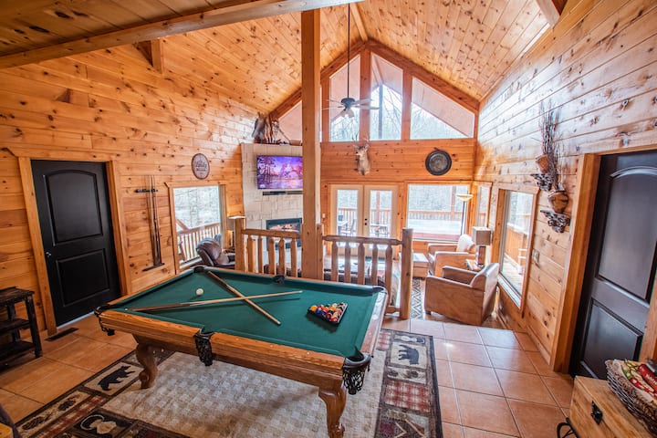 Private Pickleball/B-Ball Court! Hot Tub + Arcade - Cabins ...