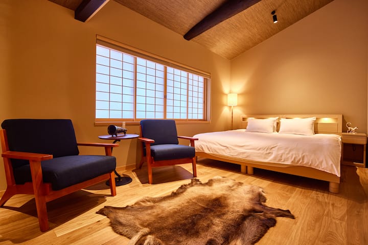 2階洋室/ベッドルーム