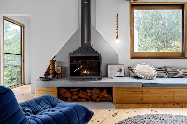 Design by Nature Coastal Retreat – Walk to Beach