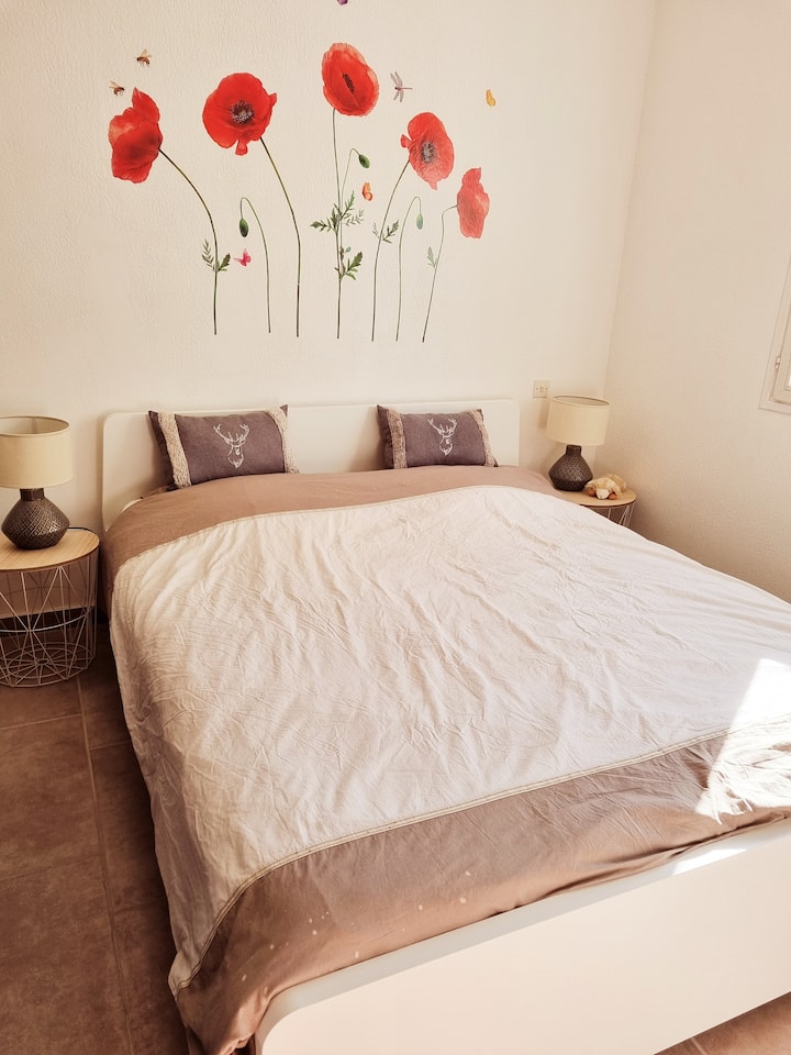 chumba cha kulala 2 sakafu ya chini