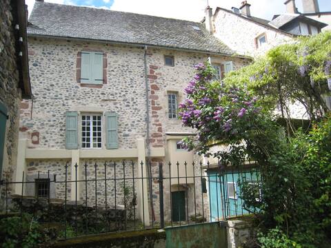 Great Espalion Family Home