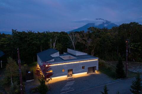 Luxury villa in Niseko Hanazono (w/ van in Winter)