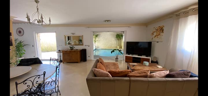 Magnifique Villa Avec Piscine Intérieure - Provence-Alpes-Côte d'Azur