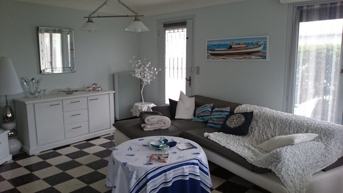 غرفة المعيشة