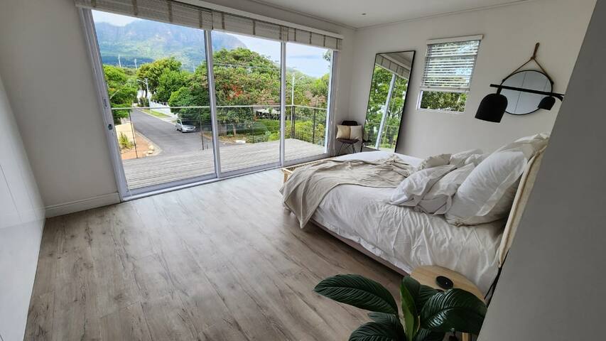 Modern 4 bed family home in Lynfrea, Claremont gallery image 5