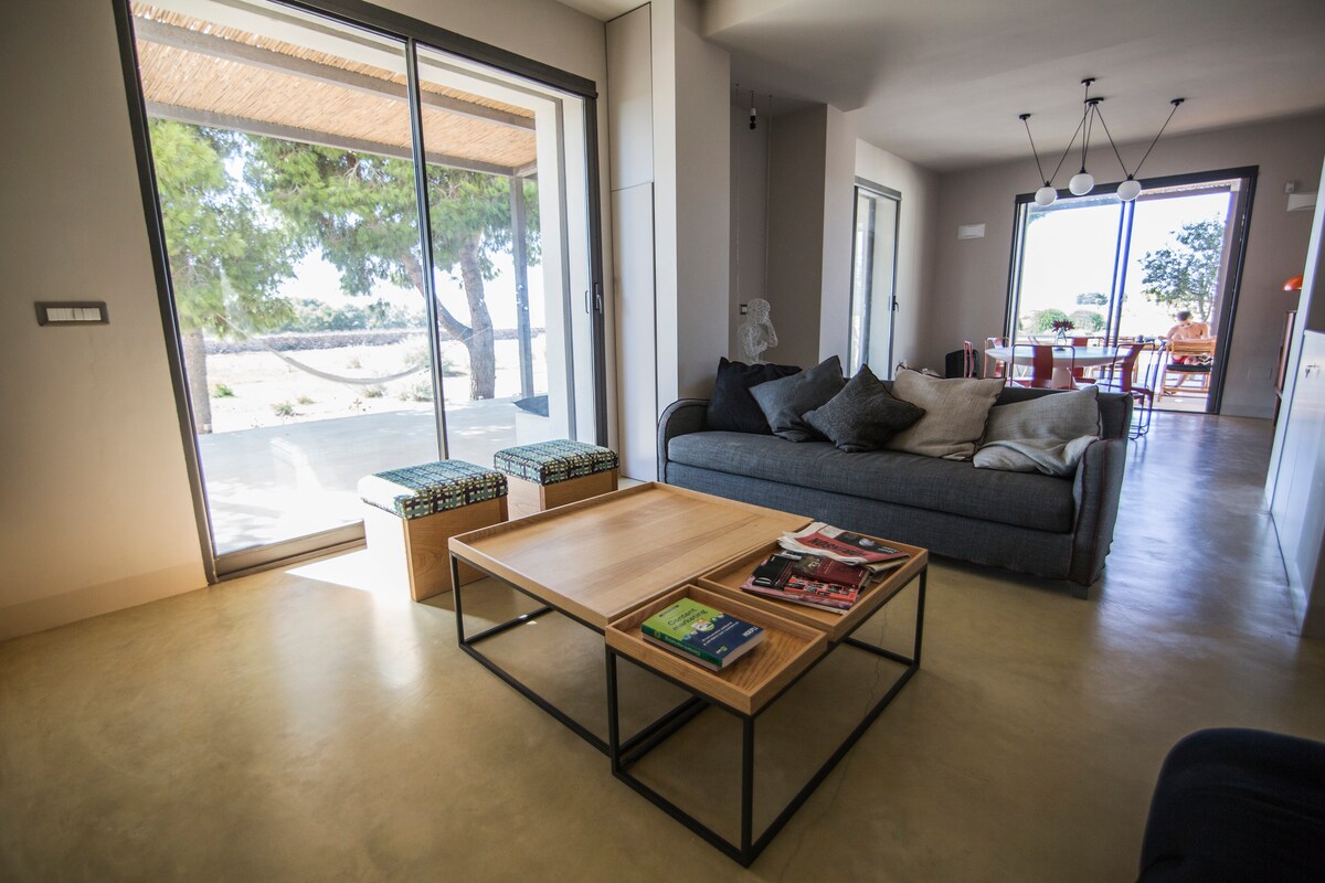 Top Airbnb: Villa in the Park facing the sea with swimming pool and garden a Nardò