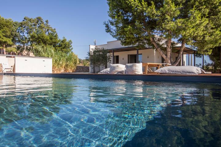 Villa nel Parco fronte mare con piscina e giardino gallery image 2