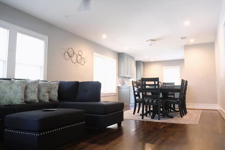 2 King + 1 Queen Beds -Big Back Yard - Houston, TX