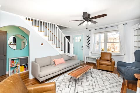 Belleview Retreat | 5 Bedroom Home Near Downtown
