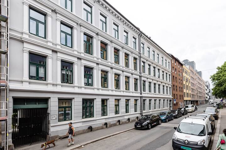 Cosy apartment in vibrant and trendy Grønland gallery image 2