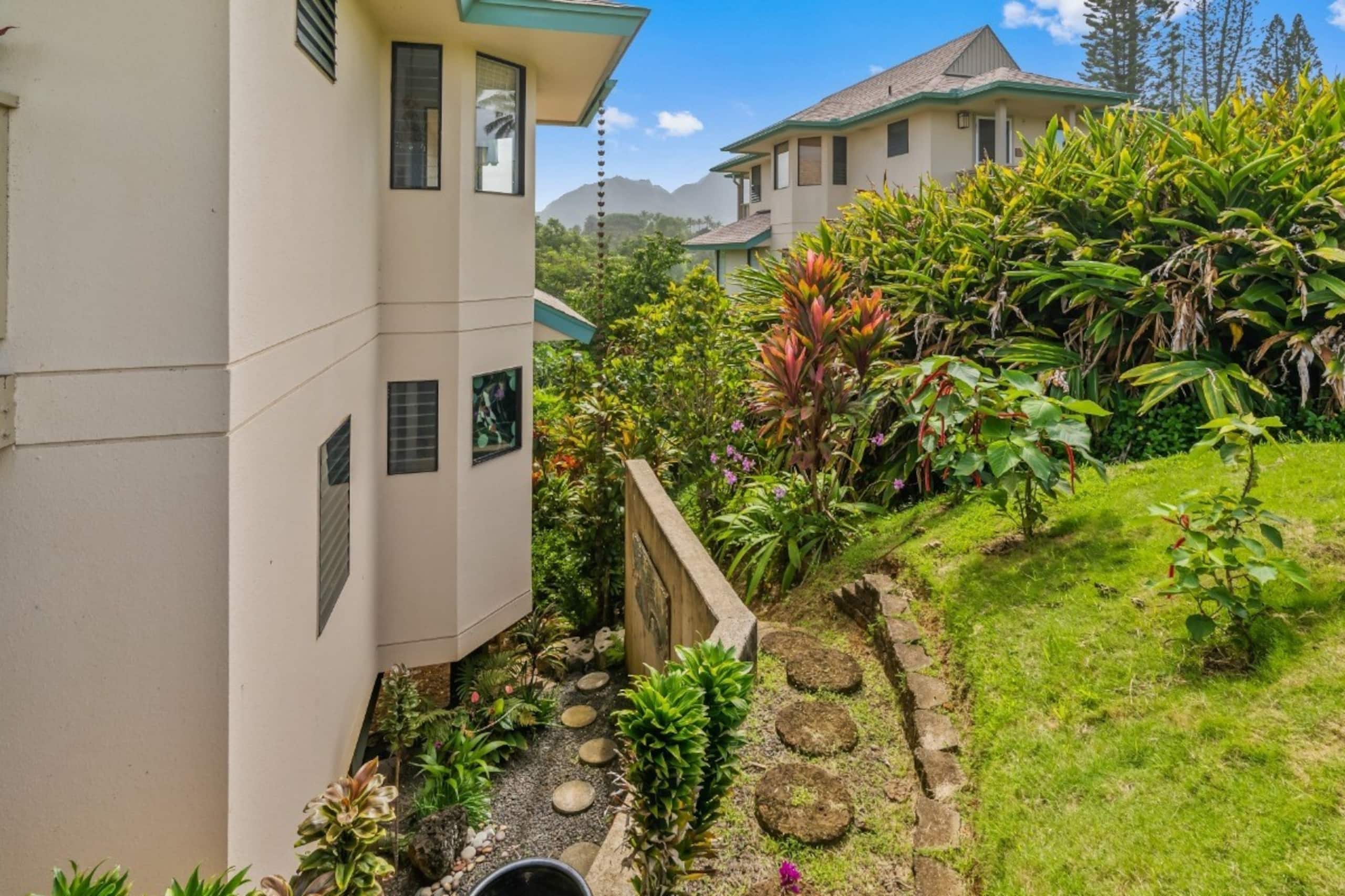 Villa in Princeville · ★4.83 · 2 bedrooms · 2 beds · 2.5 baths - Image 25