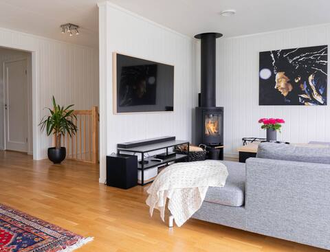 Cozy home centrally located on Nordfjordeid