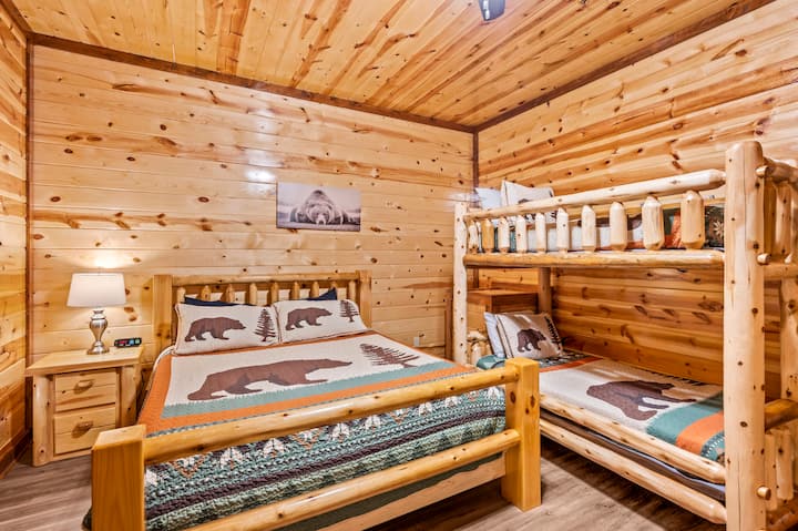 Საძინებელი 5 (KING + ორადგილიანი/ორადგილიანი ორსართულიანი)