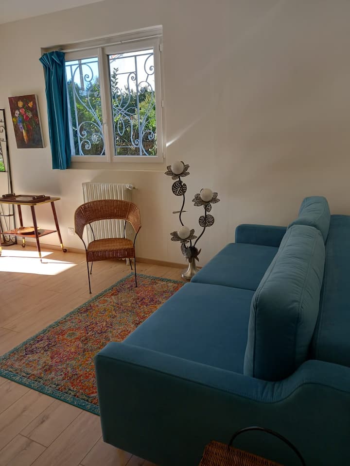 Appartement T2 Au Calme Et Au Vert - Arlés